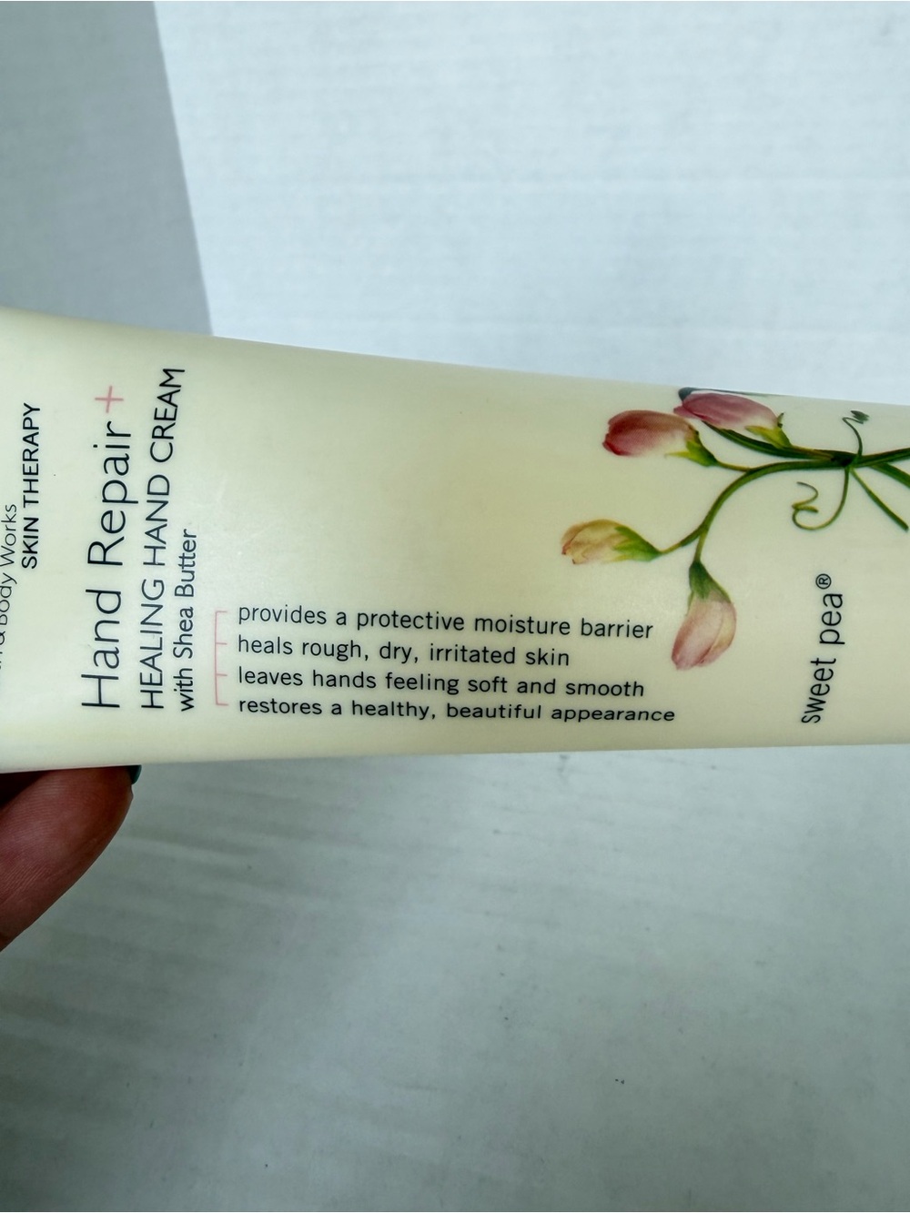 Discontinued Bath & Body Works Skin Therapy Sweet Pea Hand Repair Cream 45% Full - Picture 2 of 6